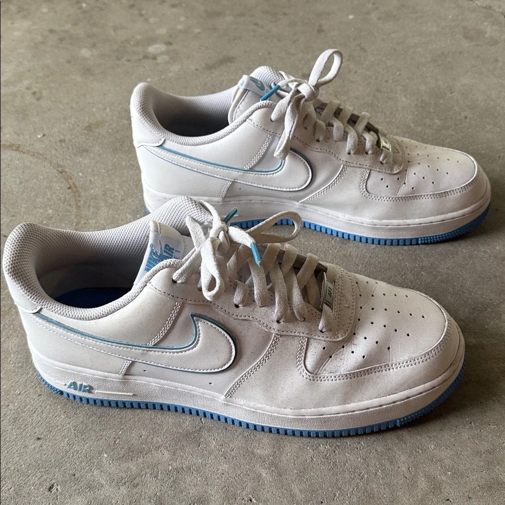 Nike Air Force 1 White with Carolina Blue Details sz12 EUC - Picture 2 of 7